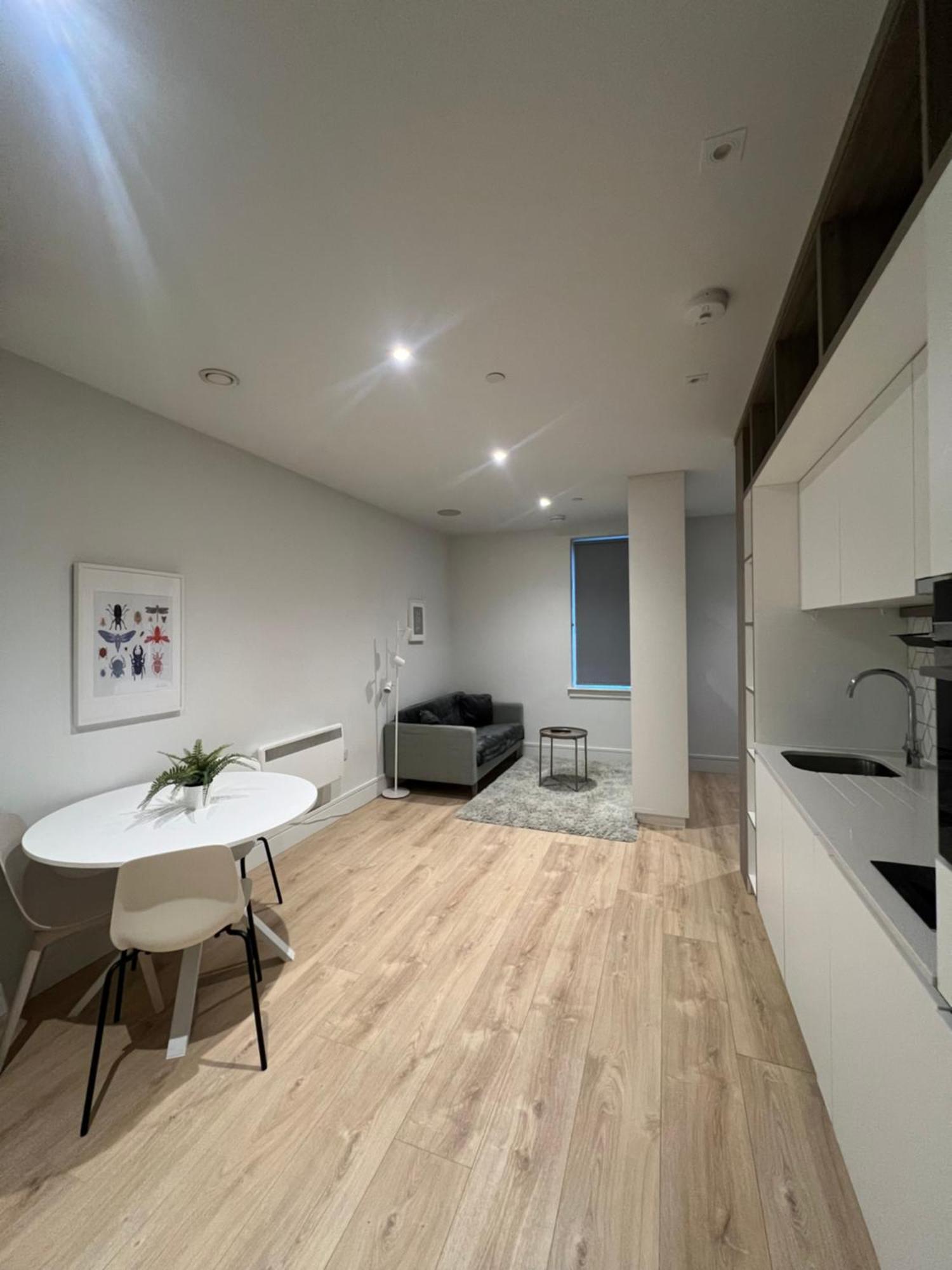 Aeropartment & Aerotel, London Heathrow Airport, Terminal 4, Ev Stations & Cheap Parking On Site! Hillingdon Exterior foto